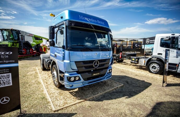 Mercedes-Benz Camiones y Buses anuncia sus novedades de productos y servicios en Expoagro