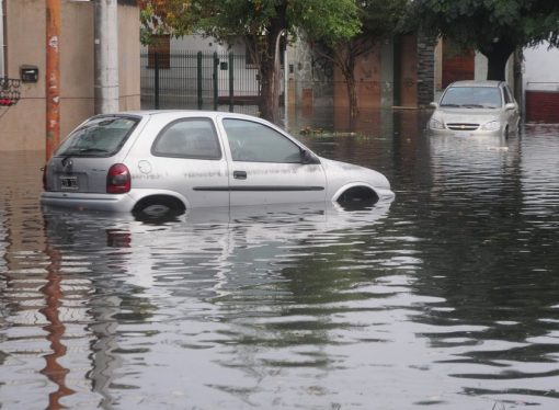 Qué hacer si el auto es víctima de una inundación
