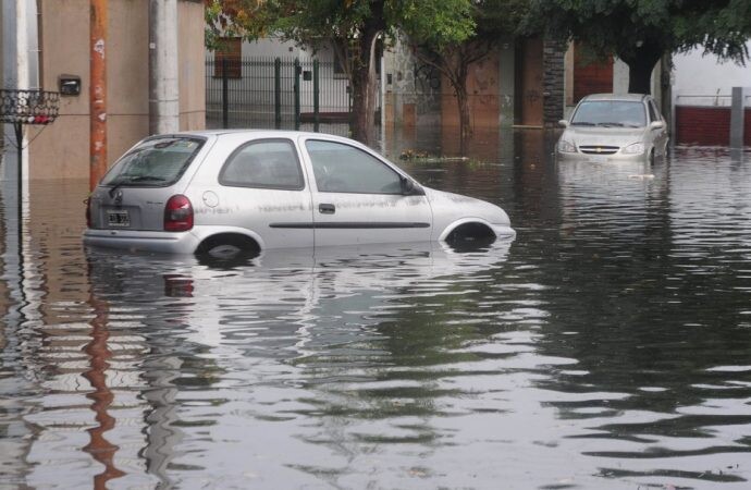 Qué hacer si el auto es víctima de una inundación