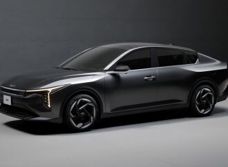 El Kia K4 (reemplazante del Cerato) estrena un sorprendente diseño