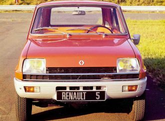 La historia del moderno logo de Renault que apenas duró un suspiro