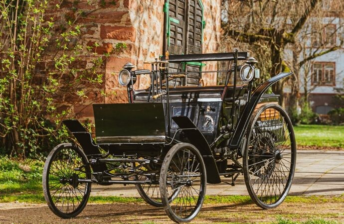 Mercedes-Benz celebra los 130 años del inicio de su primera producción en serie