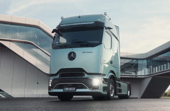 El nuevo Actros L ofrece más eficiencia en ruta con el futurista ProCabin y una aerodinámica mejorada