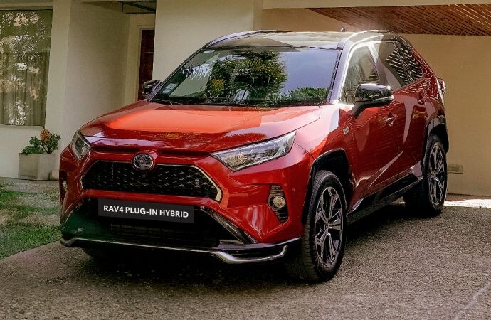 Toyota lanza la Rav4 híbrida enchufable en la Argentina, pero solo para alquilar