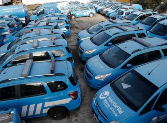 Solo entre ministerios y secretarías, el Estado tiene más de 15.000 automóviles