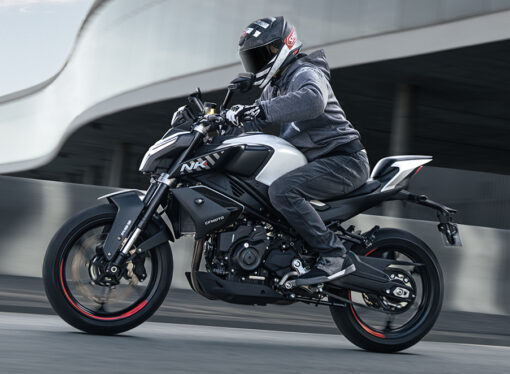 CFMoto lanza 450NK en Argentina