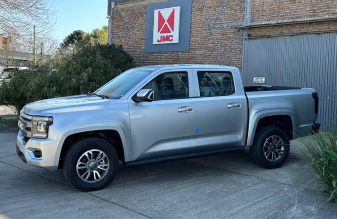 La JMC Grand Avenue tendrá una versión naftera y apta para GNC