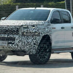 Spyshot-NEW-Toyota-Hilux-by-Headlightmag-4