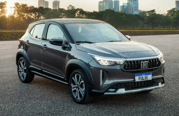El Fiat Pulse se renovó en Brasil y sumó techo panorámico
