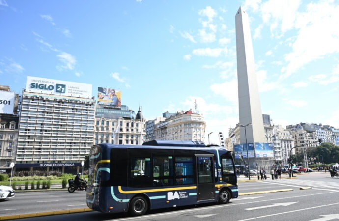 Desde 2027, los colectivos nuevos de CABA deberán ser eléctricos o a GNC