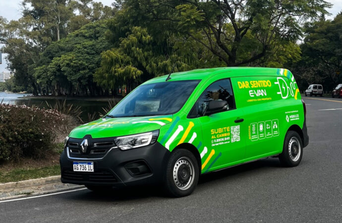Kangoo E-Tech 100% eléctrica moviliza a la nueva unidad de logística sustentable de Dar Sentido