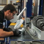 Operario en proceso de remanufacturación