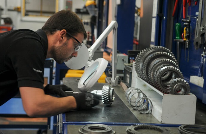 Mercedes-Benz Camiones y Buses celebra las 9.000 piezas Reman entregadas