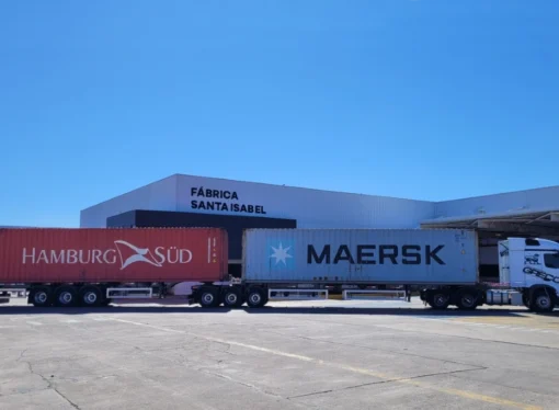 Renault comenzó a utilizar bitrenes entre el puerto de Buenos Aires y su planta de Córdoba