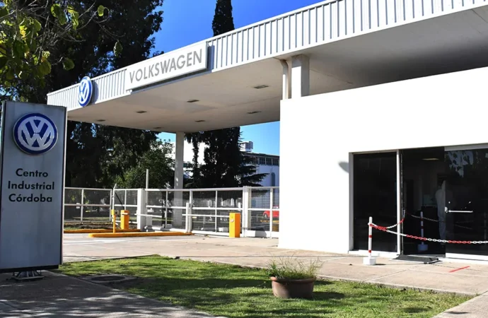 Volkswagen podría fabricar una caja de Aisin en Córdoba