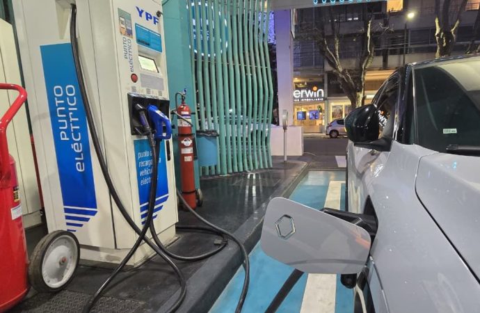 La Ciudad de Buenos Aires promoverá la instalación de 400 cargadores para autos eléctricos