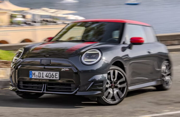 Mini lanza los renovados Cooper Cabrio y JCW en Argentina
