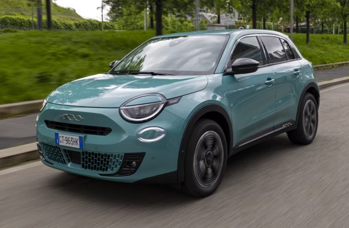 Fiat lanza el 600 híbrido en Argentina