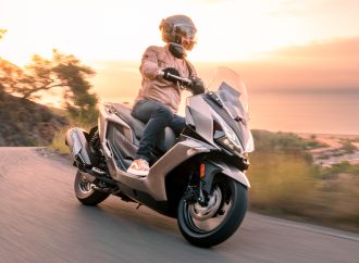 Kymco lanza los maxiscooters: Downtown 350 GT y AK Premium 575