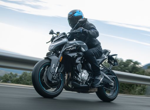 CFMoto lanza las 675 SR-R y 675 NK en Argentina