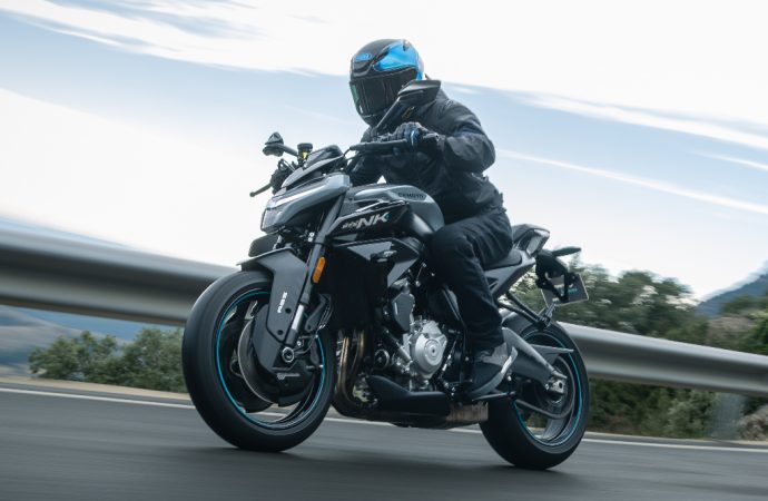 CFMoto lanza las 675 SR-R y 675 NK en Argentina