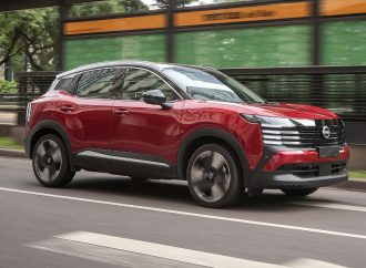 Cómo quedó el nuevo Nissan Kicks frente a sus rivales