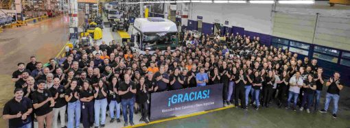 Mercedes-Benz produjo el último camión en Virrey del Pino