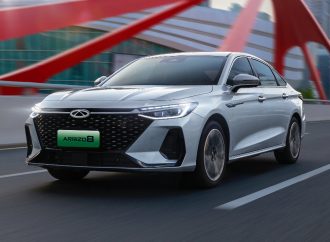 Chery lanza el Arrizo 8 en Argentina
