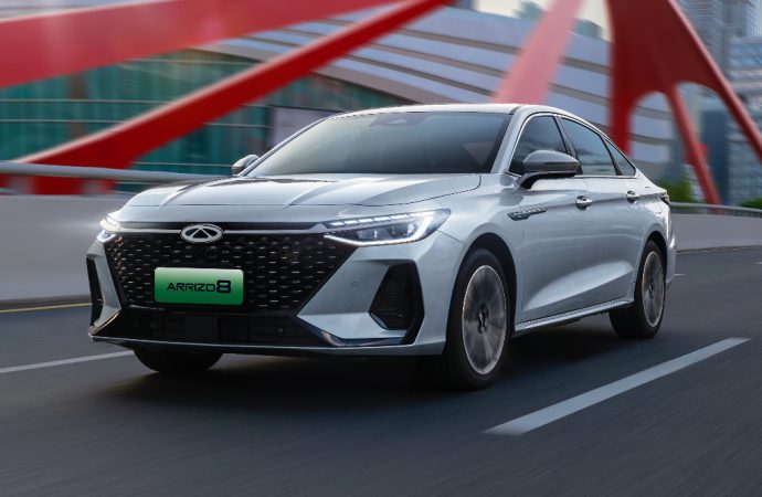 Chery lanza el Arrizo 8 en Argentina
