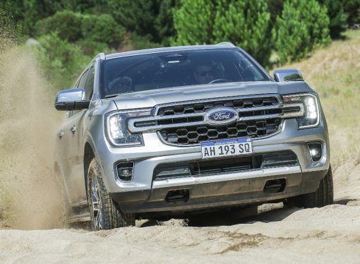 Pusimos a prueba la capacidad todo terreno de la Ford Everest