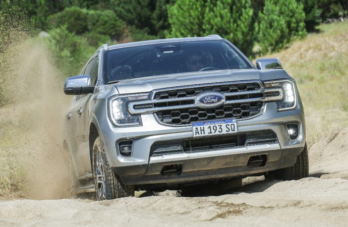 Pusimos a prueba la capacidad todo terreno de la Ford Everest