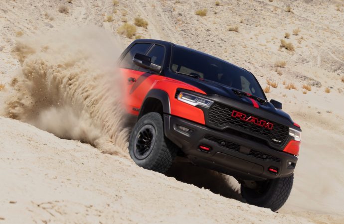 Ram vuelve a ofrecer la 1500 TRX en Estados Unidos