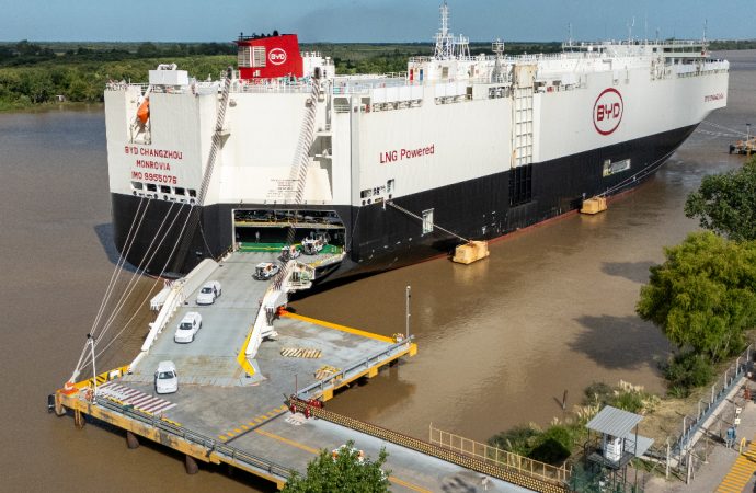 Llegó el barco de BYD con más de 5.000 unidades para el mercado argentino