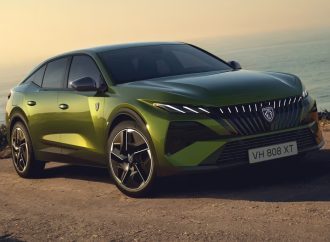 Peugeot renovó el 408 en Europa. ¿Lo tendremos este año?