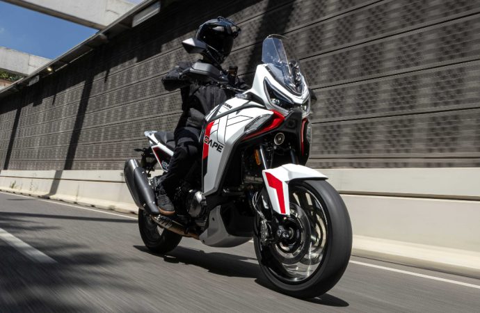 Moto Morini lanza la X-Cape 1200 en Argentina
