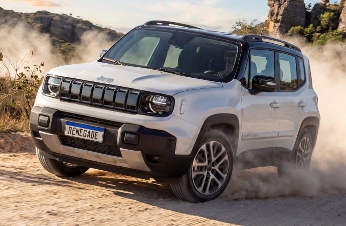 Rediseño interior y motor híbrido ligero para el Jeep Renegade en Brasil