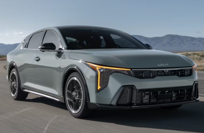 Kia lanza la preventa del K4 en Argentina