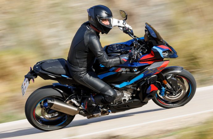 BMW lanza la nueva M 1000 XR en Argentina