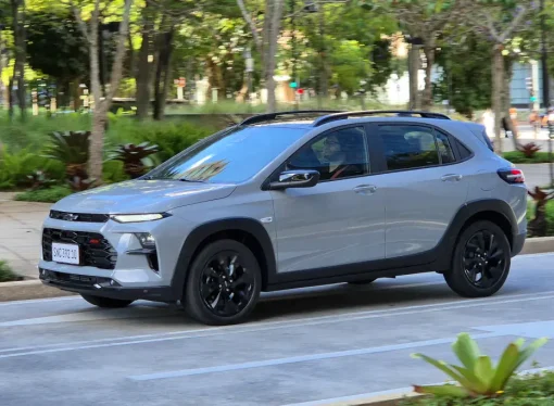 Así es el Chevrolet Sonic, cazado al desnudo en Brasil