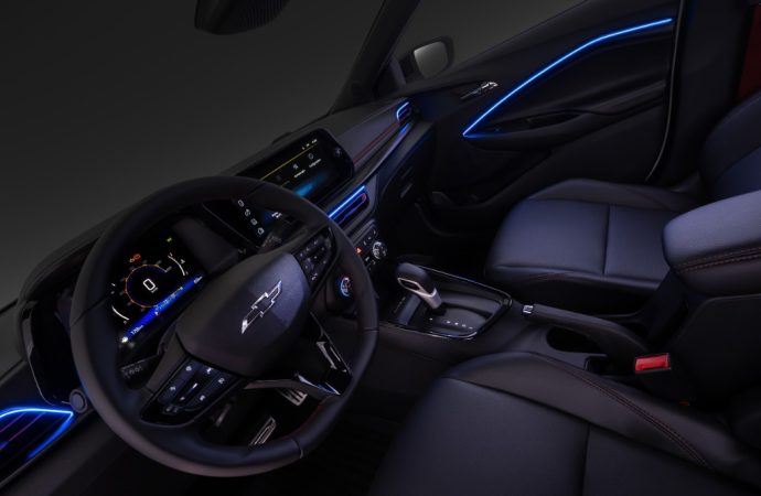 GM muestra la primera imagen del interior del Chevrolet Sonic
