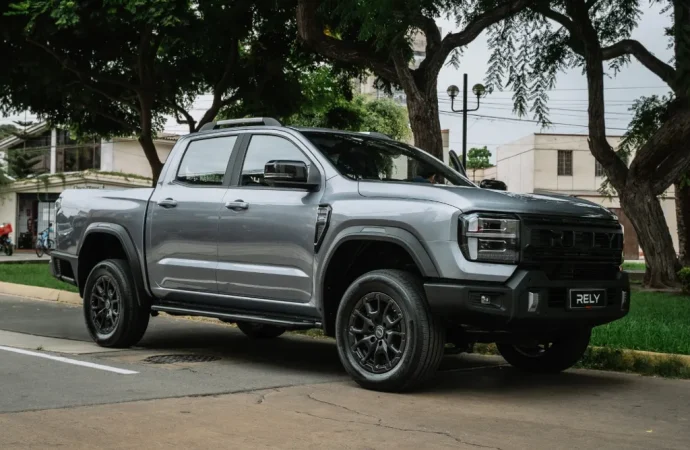 Rely debuta en Argentina con la pick up R8