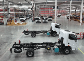 Mercedes-Benz Camiones y Buses inauguró el Centro Industrial de Zárate