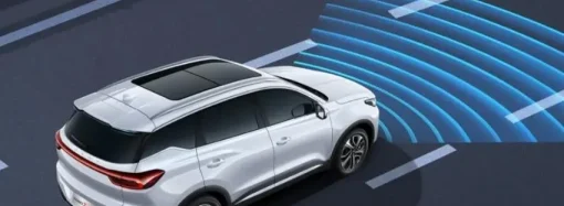 El Chery Tiggo 7 sumó ayudas a la conducción sin modificar su precio