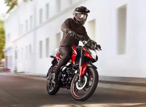 Bajaj lanza tres renovaciones y anticipa otras tres novedades