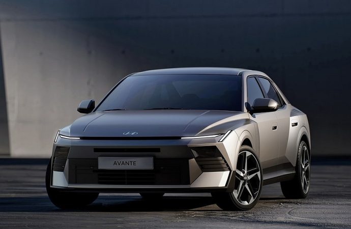 El Hyundai Elantra cambia radicalmente de diseño