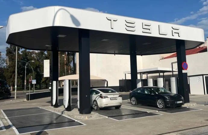 Tesla instalará una red de cargadores eléctricos en Argentina