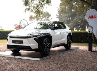 Toyota Argentina elige a ABB para la carga de sus vehículos electrificados