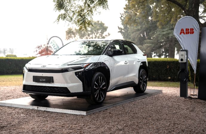 Toyota Argentina elige a ABB para la carga de sus vehículos electrificados