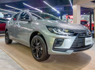 Chevrolet lanza el Onix Activ en Argentina