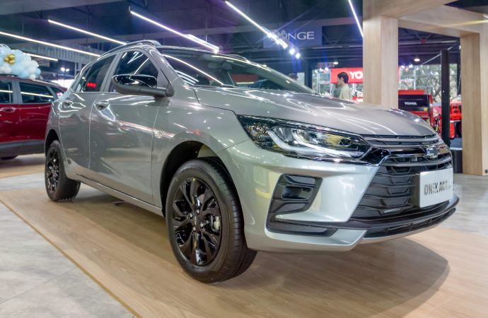 Chevrolet lanza el Onix Activ en Argentina